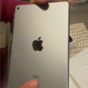 Apple iPad 4 mini 6th Generation - Silver